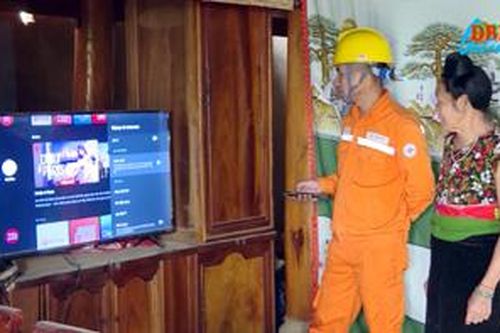 Điện Biên Đông đưa điện về tận bản