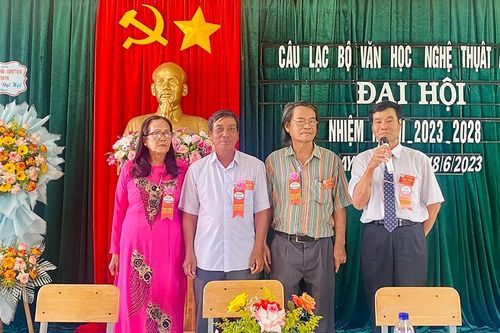 Câu lạc bộ Văn học nghệ thuật thị xã Ayun Pa tổ chức đại hội lần thứ III