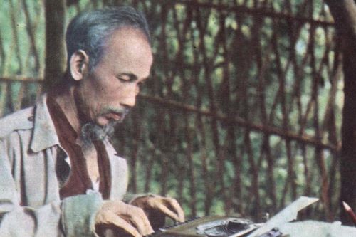 Chủ tịch Hồ Chí Minh-Người sáng lập báo chí cách mạng Việt Nam