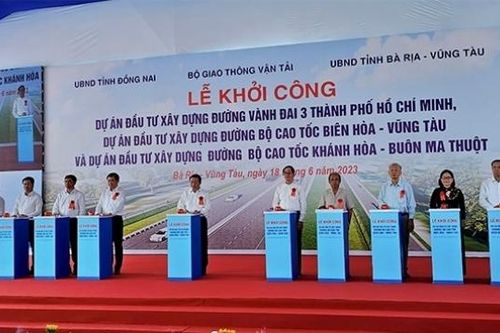 Khởi công ba dự án giao thông quan trọng