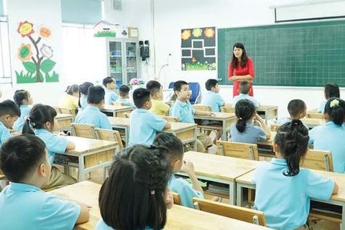 Giáo viên được tính tiền dạy thêm giờ thế nào?