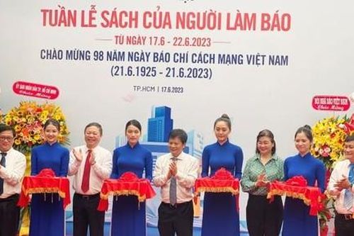 TPHCM: Khai mạc 'Tuần lễ sách của người làm báo'