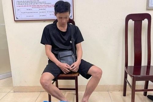 Chặn giữ 2 shipper đang trên đường vận chuyển bình khí cười cho khách