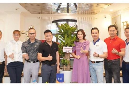 Điều hành doanh nghiệp: Chọn ăn trưa một mình hay ăn cùng nhau?
