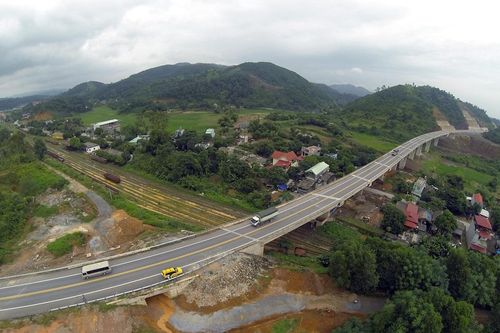 Thanh khoản tỷ đô trở lại, chọn nhóm ngành nào 'xuống tiền'?