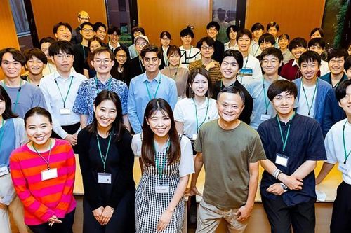 Jack Ma trở lại làm thầy giáo