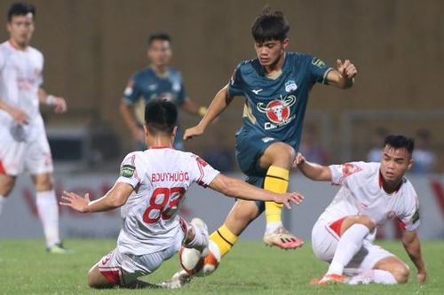V-League 2024: Tạo cơ hội cho cầu thủ trẻ?