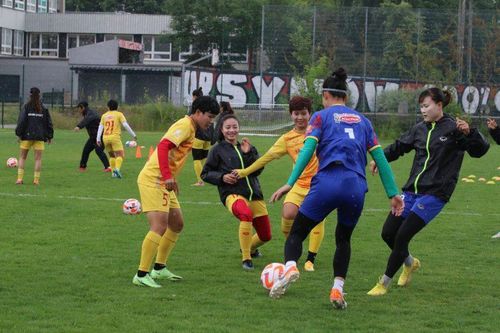 Tuyển nữ Việt Nam chuẩn bị cho trận giao hữu với U23 Ba Lan