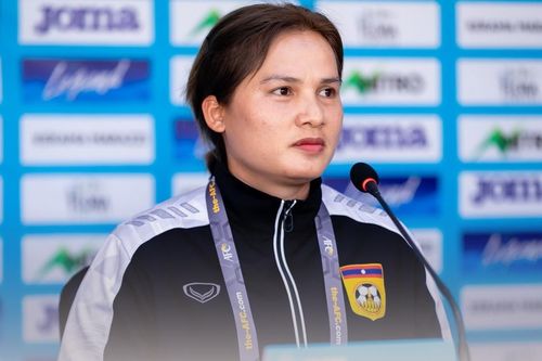 U17 Lào được dẫn dắt bởi 1 HLV nữ 9x, trở thành nhân vật đặc biệt nhất lịch sử bóng đá Châu Á