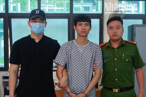 Bắt đối tượng truy nã nguy hiểm lẩn trốn ở khu vực biên giới