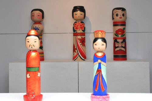 Thưởng lãm búp bê Nhật Bản