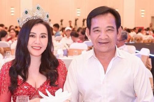 Hoa hậu Quý bà Hòa bình Quốc tế Phan Kim Oanh thân thiết bên NSƯT Quang Tèo