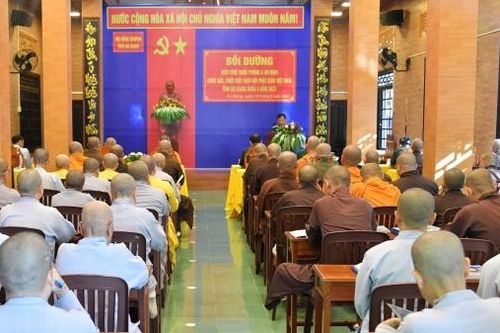 An Giang bồi dưỡng kiến thức quốc phòng và an ninh cho chức sắc, chức việc