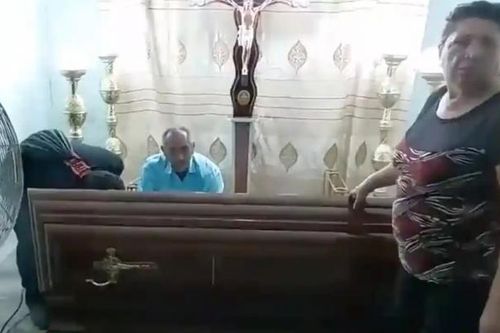 Cụ bà sống dậy trong quan tài ở Ecuador đã thực sự qua đời