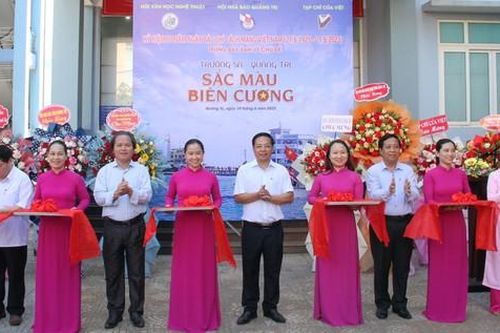 Khai mạc triển lãm ảnh 'Trường Sa - Quảng Trị: Sắc màu biên cương'
