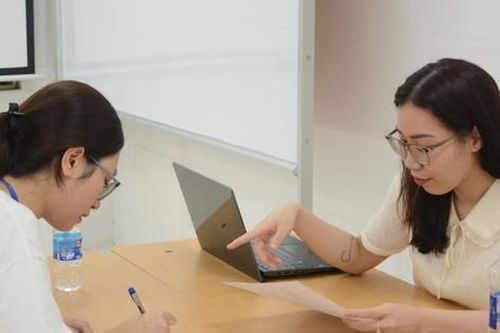 Gian nan vượt 'cửa ải' thử việc