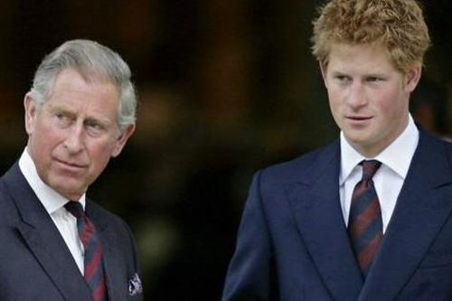 Ẩn ý của Vua Charles khi đăng ảnh Harry