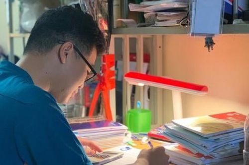 Những ngày 'nước rút' để vượt vũ môn