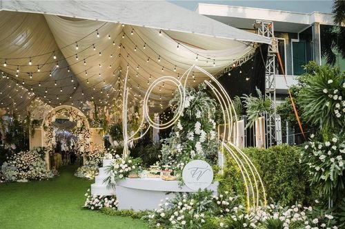 Đại gia Long An tặng con gái của hồi môn 300 tỷ, biến kho gạo thành tiệc cưới