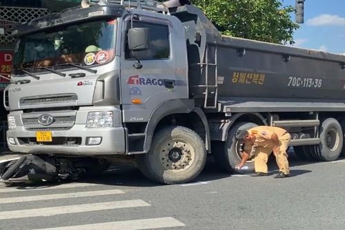 Nam thanh niên tử vong sau va chạm với xe ben