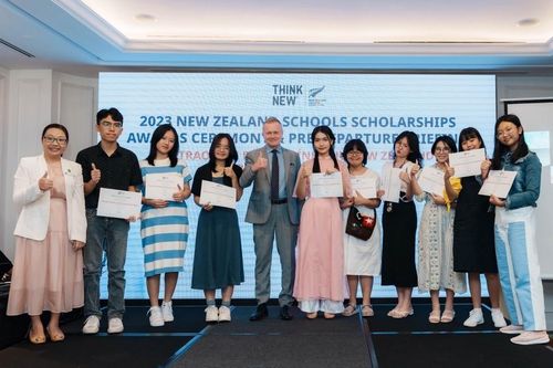 15 học sinh Việt Nam xuất sắc giành học bổng Chính phủ New Zealand