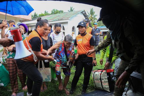 Philippines: Hàng trăm người nhiễm bệnh sau khi sơ tán do núi lửa