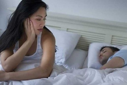 Ngày cưới, bố mẹ cho 2 cây vàng nhưng khi mẹ tôi bệnh, chồng không muốn giúp