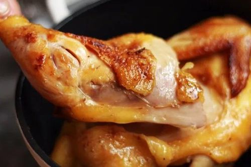 Ướp thịt gà với thứ này rồi thả vào nồi cơm điện, 30 phút sau có ngay món ngon thơm nức