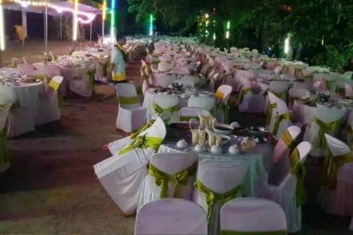 Trúng số độc đắc 16 tỷ đồng, người đàn ông mở đại tiệc 200 mâm cỗ giữa nghĩa trang để tán lộc