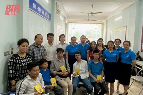 Khai giảng lớp tin học văn phòng cho người khuyết tật