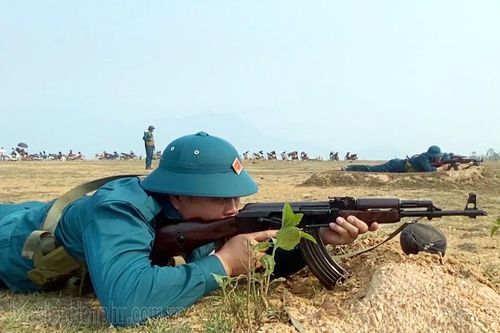 Mường Ảng chú trọng công tác huấn luyện dân quân tự vệ