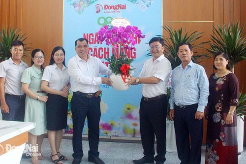 Thăm, chúc mừng Báo Đồng Nai nhân dịp 21-6