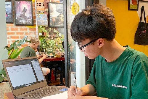 Ôn thi tốt nghiệp trên TikTok: Cần cẩn trọng!