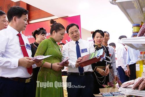 Lâm Bình phấn đấu 100% cơ sở Hội Nông dân thực hiện hỗ trợ nông dân chuyển đổi số