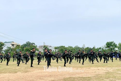 Hoàn thành huấn luyện Tiểu đoàn Cảnh sát cơ động dự bị chiến đấu
