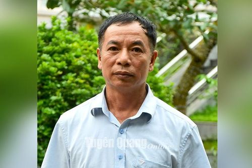 Bí thư Chi bộ nêu gương cống hiến cho cộng đồng