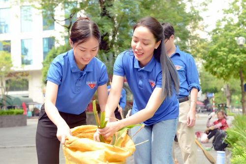 'Ngày làm việc tốt' của Đoàn viên thanh niên cơ sở Báo Đại biểu Nhân dân