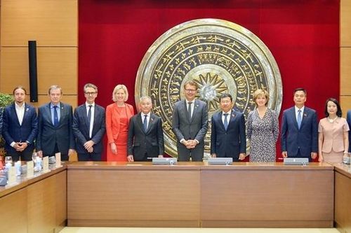 Chủ nhiệm Ủy ban Đối ngoại Vũ Hải Hà hội đàm với Chủ tịch Nhóm DASE của EP