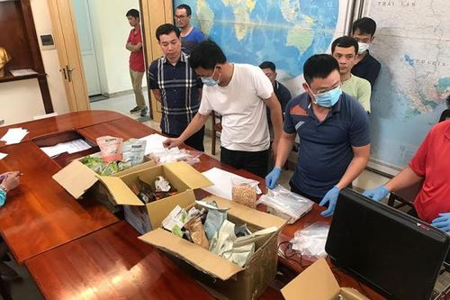 Ghi ở đơn vị Anh hùng Lực lượng vũ trang nhân dân