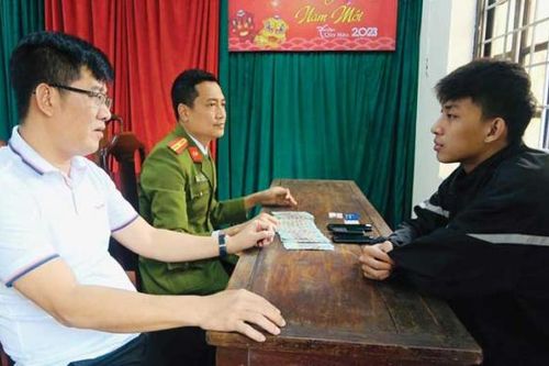 Lại mất tiền vì dính 'bẫy' hacker