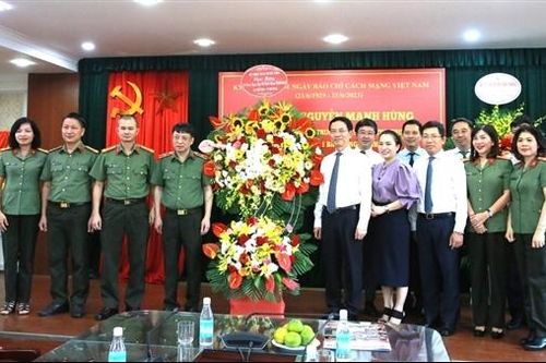 Tăng cường đầu tư, áp dụng khoa học công nghệ, đưa tác phẩm báo chí tiếp cận với nhiều độc giả hơn