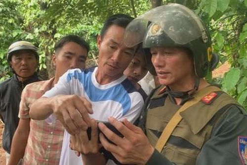Người dân nhiệt tình tiếp sức Công an truy bắt các đối tượng gây ra vụ việc ở Đắk Lắk