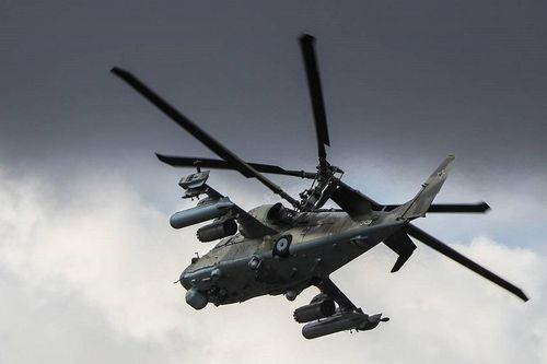 Trực thăng Nga Ka-52 bắn hạ 2 xe thiết giáp Ukraine bằng tên lửa Vikhr