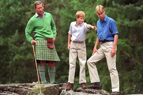 Hành động mới nhất của Vua Charles III sau lễ sinh nhật không có Harry ở bên khiến ai cũng xúc động