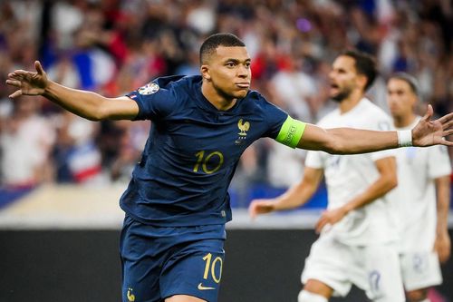 Mbappe xô đổ kỷ lục 65 năm của bóng đá Pháp