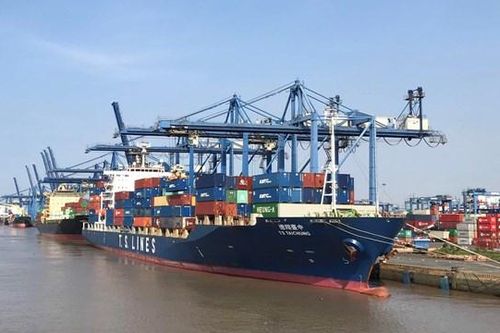 TP HCM thu 2.665 tỉ đồng từ phí hạ tầng cảng biển