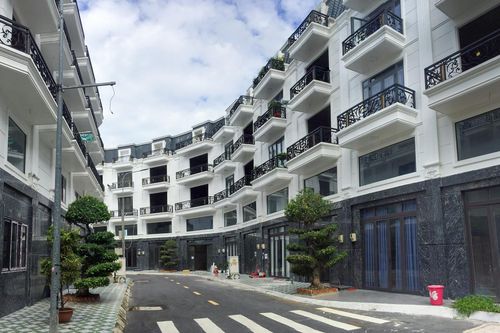 Nhà phố dự án ế khách