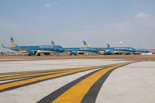 Cục Hàng không 'tuýt còi' một loạt hãng bay không tuân thủ đúng giờ bay
