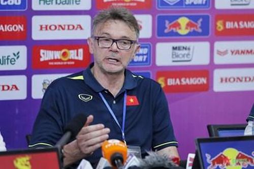 HLV Philippe Troussier: 'Tôi hài lòng với toàn đội'
