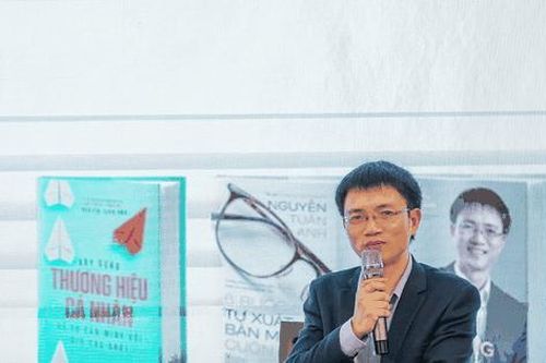 Nhà báo Nguyễn Tuấn Anh chia sẻ về 2 cuốn sách đang được bạn trẻ yêu thích